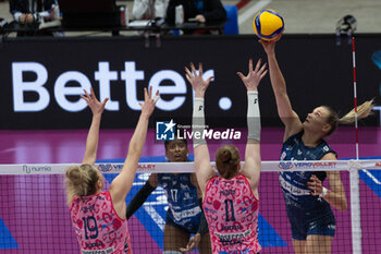 2024-11-22 - Nika Daalderop (Numia VeroVolley Milano) during Volley Italian Championship Serie A Women 2024/25 match between Numia VeroVolley Milano and Prosecco Doc Imoco Conegliano at Unipol Forum, Assago (MI), Italy on November 22, 2024 - VERO VOLLEY MILANO VS PROSECCO DOC IMOCO CONEGLIANO - SERIE A1 WOMEN - VOLLEYBALL