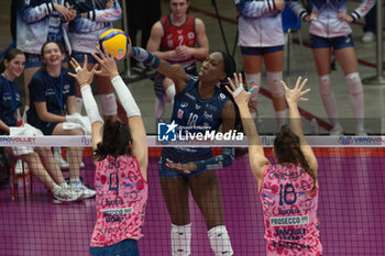 2024-11-22 - Paola Egonu (Numia VeroVolley Milano) during Volley Italian Championship Serie A Women 2024/25 match between Numia VeroVolley Milano and Prosecco Doc Imoco Conegliano at Unipol Forum, Assago (MI), Italy on November 22, 2024 - VERO VOLLEY MILANO VS PROSECCO DOC IMOCO CONEGLIANO - SERIE A1 WOMEN - VOLLEYBALL