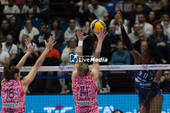 2024-11-22 - Myriam Sylla (Numia VeroVolley Milano) during Volley Italian Championship Serie A Women 2024/25 match between Numia VeroVolley Milano and Prosecco Doc Imoco Conegliano at Unipol Forum, Assago (MI), Italy on November 22, 2024 - VERO VOLLEY MILANO VS PROSECCO DOC IMOCO CONEGLIANO - SERIE A1 WOMEN - VOLLEYBALL