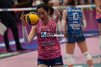 2024-11-22 - Ting Zhu (Prosecco Doc Imoco Conegliano) during Volley Italian Championship Serie A Women 2024/25 match between Numia VeroVolley Milano and Prosecco Doc Imoco Conegliano at Unipol Forum, Assago (MI), Italy on November 22, 2024 - VERO VOLLEY MILANO VS PROSECCO DOC IMOCO CONEGLIANO - SERIE A1 WOMEN - VOLLEYBALL