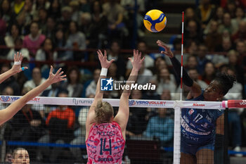 2024-11-22 - Myriam Sylla (Numia VeroVolley Milano) during Volley Italian Championship Serie A Women 2024/25 match between Numia VeroVolley Milano and Prosecco Doc Imoco Conegliano at Unipol Forum, Assago (MI), Italy on November 22, 2024 - VERO VOLLEY MILANO VS PROSECCO DOC IMOCO CONEGLIANO - SERIE A1 WOMEN - VOLLEYBALL