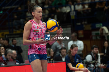 2024-11-22 - Gabriela Braga Guimaraes (Prosecco Doc Imoco Conegliano) during Volley Italian Championship Serie A Women 2024/25 match between Numia VeroVolley Milano and Prosecco Doc Imoco Conegliano at Unipol Forum, Assago (MI), Italy on November 22, 2024 - VERO VOLLEY MILANO VS PROSECCO DOC IMOCO CONEGLIANO - SERIE A1 WOMEN - VOLLEYBALL