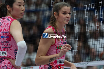 2024-11-22 - Cristina Chirichella (Prosecco Doc Imoco Conegliano) during Volley Italian Championship Serie A Women 2024/25 match between Numia VeroVolley Milano and Prosecco Doc Imoco Conegliano at Unipol Forum, Assago (MI), Italy on November 22, 2024 - VERO VOLLEY MILANO VS PROSECCO DOC IMOCO CONEGLIANO - SERIE A1 WOMEN - VOLLEYBALL