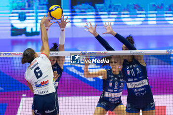 2024-10-16 - Avery Skinner (Fenera Chieri '76) during Volley Italian Championship Serie A Women 2024/25 between Numia VeroVolley Milano and Reale Mutua Fenera Chieri at Opiquad Arena, Monza, Italy on October 16, 2024 - VERO VOLLEY MILANO VS REALE MUTUA FENERA CHIERI '76 - SERIE A1 WOMEN - VOLLEYBALL