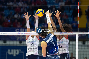 2024-10-16 - Helena Cazaute (Numia VeroVolley Milano) during Volley Italian Championship Serie A Women 2024/25 between Numia VeroVolley Milano and Reale Mutua Fenera Chieri at Opiquad Arena, Monza, Italy on October 16, 2024 - VERO VOLLEY MILANO VS REALE MUTUA FENERA CHIERI '76 - SERIE A1 WOMEN - VOLLEYBALL