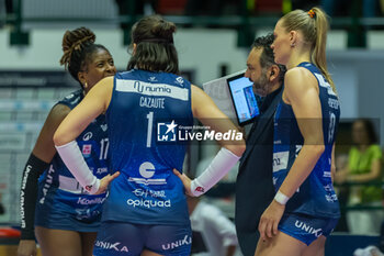 2024-10-16 - Stefano Lavarini Head Coach Numia VeroVolley Milano and Players of Numia VeroVolley Milano during Volley Italian Championship Serie A Women 2024/25 between Numia VeroVolley Milano and Reale Mutua Fenera Chieri at Opiquad Arena, Monza, Italy on October 16, 2024 - VERO VOLLEY MILANO VS REALE MUTUA FENERA CHIERI '76 - SERIE A1 WOMEN - VOLLEYBALL