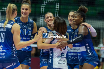 2024-10-16 - Happiness of Players of Numia VeroVolley Milano during Volley Italian Championship Serie A Women 2024/25 between Numia VeroVolley Milano and Reale Mutua Fenera Chieri at Opiquad Arena, Monza, Italy on October 16, 2024 - VERO VOLLEY MILANO VS REALE MUTUA FENERA CHIERI '76 - SERIE A1 WOMEN - VOLLEYBALL