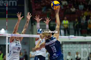 2024-10-16 - Nika Daalderop (Numia VeroVolley Milano) during Volley Italian Championship Serie A Women 2024/25 between Numia VeroVolley Milano and Reale Mutua Fenera Chieri at Opiquad Arena, Monza, Italy on October 16, 2024 - VERO VOLLEY MILANO VS REALE MUTUA FENERA CHIERI '76 - SERIE A1 WOMEN - VOLLEYBALL