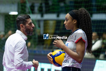 2024-10-16 - Giulio Cesare Bregoli Head Coach (Fenera Chieri '76) and Loveth Oghosasere Omoruyi (Fenera Chieri '76) during Volley Italian Championship Serie A Women 2024/25 between Numia VeroVolley Milano and Reale Mutua Fenera Chieri at Opiquad Arena, Monza, Italy on October 16, 2024 - VERO VOLLEY MILANO VS REALE MUTUA FENERA CHIERI '76 - SERIE A1 WOMEN - VOLLEYBALL