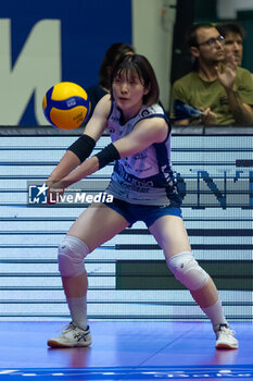 2024-10-16 - Satomi Fukudome (Numia VeroVolley Milano) during Volley Italian Championship Serie A Women 2024/25 between Numia VeroVolley Milano and Reale Mutua Fenera Chieri at Opiquad Arena, Monza, Italy on October 16, 2024 - VERO VOLLEY MILANO VS REALE MUTUA FENERA CHIERI '76 - SERIE A1 WOMEN - VOLLEYBALL