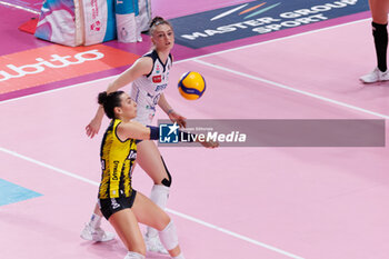 30/10/2024 - Martina Armini of Volley Bergamo, Linda Manfredini of Volley Bergamo during the 5th round of the Serie A1 Women's Volleyball Championship between Roma Volley Club and Volley Bergamo on oct 30, 2024 at the Palazzetto dello Sport in Rome. - ROMA VOLLEY VS VOLLEY BERGAMO 1991 - SERIE A1 FEMMINILE - VOLLEY