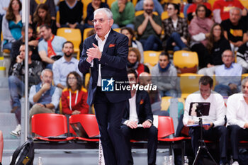 30/10/2024 - Giuseppe Cuccarini coach of Roma Volley Club during the 5th round of the Serie A1 Women's Volleyball Championship between Roma Volley Club and Volley Bergamo on oct 30, 2024 at the Palazzetto dello Sport in Rome. - ROMA VOLLEY VS VOLLEY BERGAMO 1991 - SERIE A1 FEMMINILE - VOLLEY