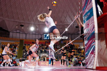 30/10/2024 - Monique Strubbe of Volley Bergamo during the 5th round of the Serie A1 Women's Volleyball Championship between Roma Volley Club and Volley Bergamo on oct 30, 2024 at the Palazzetto dello Sport in Rome. - ROMA VOLLEY VS VOLLEY BERGAMO 1991 - SERIE A1 FEMMINILE - VOLLEY