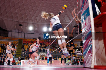 30/10/2024 - Monique Strubbe of Volley Bergamo during the 5th round of the Serie A1 Women's Volleyball Championship between Roma Volley Club and Volley Bergamo on oct 30, 2024 at the Palazzetto dello Sport in Rome. - ROMA VOLLEY VS VOLLEY BERGAMO 1991 - SERIE A1 FEMMINILE - VOLLEY