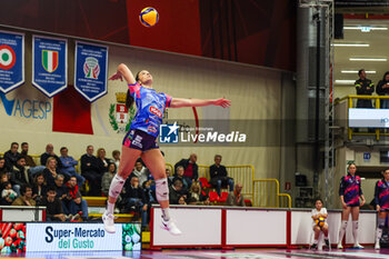 2024-11-17 - Francesca Bosio #4 of Igor Gorgonzola Novara seen in action during Volley Serie A women 2024/25 match between UYBA Eurotek Volley Busto Arsizio and Igor Gorgonzola Novara at E-Work Arena. Final score UYBA Eurotek Volley Busto Arsizio 3 | 0 Igor Gorgonzola Novara - UYBA VOLLEY BUSTO ARSIZIO VS IGOR GORGONZOLA NOVARA - SERIE A1 WOMEN - VOLLEYBALL