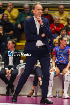 2024-11-17 - Lorenzo Bernardi head coach of Igor Gorgonzola Novara looks on during Volley Serie A women 2024/25 match between UYBA Eurotek Volley Busto Arsizio and Igor Gorgonzola Novara at E-Work Arena. Final score UYBA Eurotek Volley Busto Arsizio 3 | 0 Igor Gorgonzola Novara - UYBA VOLLEY BUSTO ARSIZIO VS IGOR GORGONZOLA NOVARA - SERIE A1 WOMEN - VOLLEYBALL