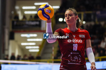 2024-11-17 - Jennifer Boldini #19 of UYBA Eurotek Volley Busto Arsizio looks on during Volley Serie A women 2024/25 match between UYBA Eurotek Volley Busto Arsizio and Igor Gorgonzola Novara at E-Work Arena. Final score UYBA Eurotek Volley Busto Arsizio 3 | 0 Igor Gorgonzola Novara - UYBA VOLLEY BUSTO ARSIZIO VS IGOR GORGONZOLA NOVARA - SERIE A1 WOMEN - VOLLEYBALL