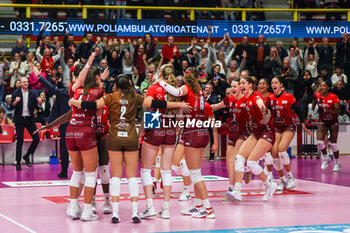 2024-11-17 - UYBA Eurotek Volley Busto Arsizio players celebrate the victory at the end of the match during Volley Serie A women 2024/25 match between UYBA Eurotek Volley Busto Arsizio and Igor Gorgonzola Novara at E-Work Arena. Final score UYBA Eurotek Volley Busto Arsizio 3 | 0 Igor Gorgonzola Novara - UYBA VOLLEY BUSTO ARSIZIO VS IGOR GORGONZOLA NOVARA - SERIE A1 WOMEN - VOLLEYBALL