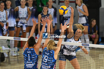 2024-09-28 - Helena Cazaute of Vero Volley Milano in action during the Supercoppa Fineco Lega Volley Femminile between Prosecco Doc Imoco Conegliano Vs Vero Volley Milano at Palazzo dello Sport on September 28, 2024 in Rome, Italy. - PROSECCO DOC IMOCO CONEGLIANO VS VERO VOLLEY MILANO - WOMEN SUPERCOPPA - VOLLEYBALL