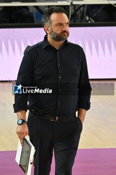 2024-09-28 - Stefano Lavarini head coach of Vero Volley Milano during the Supercoppa Fineco Lega Volley Femminile between Prosecco Doc Imoco Conegliano Vs Vero Volley Milano at Palazzo dello Sport on September 28, 2024 in Rome, Italy. - PROSECCO DOC IMOCO CONEGLIANO VS VERO VOLLEY MILANO - WOMEN SUPERCOPPA - VOLLEYBALL