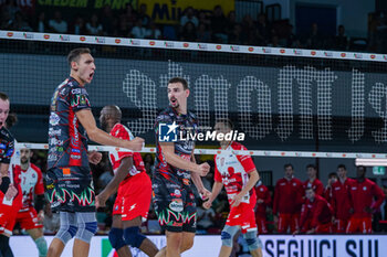 2024-09-21 - Simone Giannelli (Sir Susa Vim Perugia) and 19 Roberto Russo (Sir Susa Vim Perugia) - SIR SUSA VIM PERUGIA VS GAS SALES BLUENERGY PIACENZA - SUPERCOPPA - VOLLEYBALL