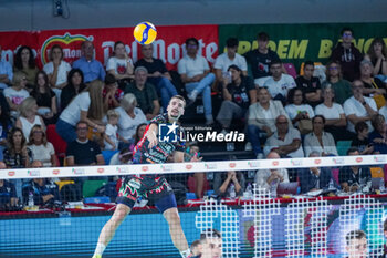 2024-09-21 - 6 Simone Giannelli (Sir Susa Vim Perugia) at service - SIR SUSA VIM PERUGIA VS GAS SALES BLUENERGY PIACENZA - SUPERCOPPA - VOLLEYBALL