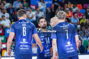 2024-09-21 - Fernando Kreling (Vero Volley Monza) and teammates - ITAS TRENTINO VS VERO VOLLEY MONZA - SUPERCOPPA - VOLLEYBALL