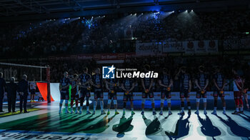 2024-09-22 - Trentino on field during the national anthem - FINAL - SIR SUSA VIM PERUGIA VS ITAS TRENTINO - SUPERCOPPA - VOLLEYBALL