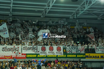 2024-09-22 - Perugia supporters - FINAL - SIR SUSA VIM PERUGIA VS ITAS TRENTINO - SUPERCOPPA - VOLLEYBALL