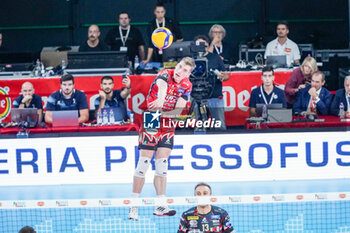 2024-09-22 - Kamil Semeniuk (Sir Susa Vim Perugia) at service - FINAL - SIR SUSA VIM PERUGIA VS ITAS TRENTINO - SUPERCOPPA - VOLLEYBALL