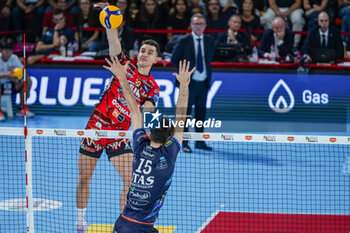 2024-09-22 - 10 Wassim Ben Tara (Sir Susa Vim Perugia) attack - FINAL - SIR SUSA VIM PERUGIA VS ITAS TRENTINO - SUPERCOPPA - VOLLEYBALL