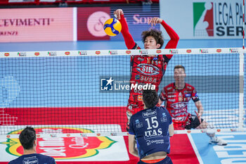 2024-09-22 - 14 Yuki Ishikawa (Sir Susa Vim Perugia) block - FINAL - SIR SUSA VIM PERUGIA VS ITAS TRENTINO - SUPERCOPPA - VOLLEYBALL