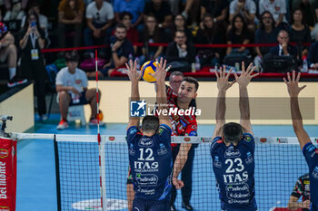 2024-09-22 - 10 Wassim Ben Tara (Sir Susa Vim Perugia) attack - FINAL - SIR SUSA VIM PERUGIA VS ITAS TRENTINO - SUPERCOPPA - VOLLEYBALL