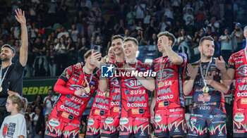 2024-09-22 - Perugia players with medals - FINAL - SIR SUSA VIM PERUGIA VS ITAS TRENTINO - SUPERCOPPA - VOLLEYBALL