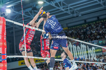 2024-09-22 - 10 Gabriel Garcia Fernandez (Itas Trentino) attack - FINAL - SIR SUSA VIM PERUGIA VS ITAS TRENTINO - SUPERCOPPA - VOLLEYBALL