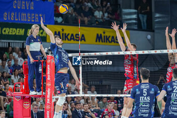 2024-09-22 - 15 Daniele Lavia (Itas Trentino) spike - FINAL - SIR SUSA VIM PERUGIA VS ITAS TRENTINO - SUPERCOPPA - VOLLEYBALL