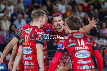 2024-09-22 - 6 Simone Giannelli (Sir Susa Vim Perugia) and teammates exultation - FINAL - SIR SUSA VIM PERUGIA VS ITAS TRENTINO - SUPERCOPPA - VOLLEYBALL