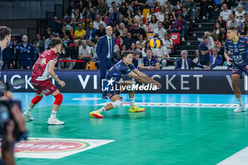 2024-09-22 - 5 Alessandro Michieletto (Itas Trentino) on defense - FINAL - SIR SUSA VIM PERUGIA VS ITAS TRENTINO - SUPERCOPPA - VOLLEYBALL