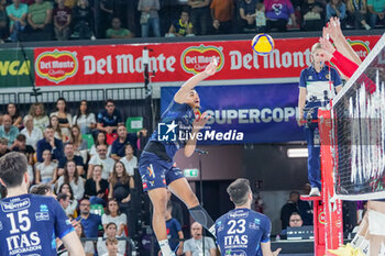 2024-09-22 - 10 Gabriel Garcia Fernandez (Itas Trentino) attack - FINAL - SIR SUSA VIM PERUGIA VS ITAS TRENTINO - SUPERCOPPA - VOLLEYBALL