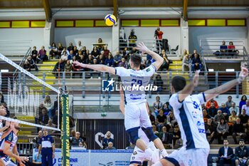 2024-01-07 - Nedeljkovic Aleksandar attack (Cisterna Volley) - CISTERNA VOLLEY VS FARMITALIA CATANIA - SUPERLEAGUE SERIE A - VOLLEYBALL