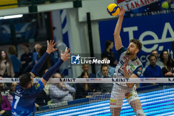 2024-02-03 - Spike of Kamil Rychlicki (Trentino Volley) - VERO VOLLEY MONZA VS ITAS TRENTINO - SUPERLEAGUE SERIE A - VOLLEYBALL
