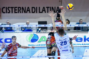 2024-02-14 - (Cisterna Volley)Nedeljkovic block - CISTERNA VOLLEY VS SIR SAFETY SUSA VIM PERUGIA - SUPERLEAGUE SERIE A - VOLLEYBALL