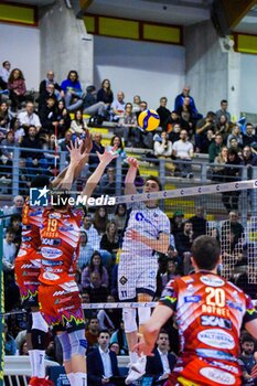 2024-02-14 - (Cisterna Volley)Faure Theo Alexandre attack - CISTERNA VOLLEY VS SIR SAFETY SUSA VIM PERUGIA - SUPERLEAGUE SERIE A - VOLLEYBALL