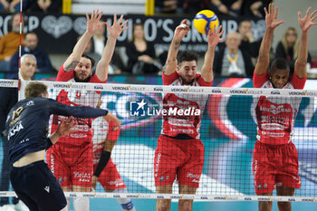 2024-02-14 - Block of Edoardo Caneschi of Gas Sales Bluenergy Piacenza and Antoine Brizard of Gas Sales Bluenergy Piacenza during the match between Rana Verona and Gas Sales Bluenergy Piacenza, regular season of the SuperLega Italian Volleyball Championship 2023/2024, at Pala AGSM-AIM in Verona, Italy on February 14, 2024. - RANA VERONA VS GAS SALES BLUENERGY PIACENZA - SUPERLEAGUE SERIE A - VOLLEYBALL
