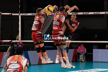2024-02-18 - Spike of Gabriel Garcia during the Pallavolo Padova vs Sir Safety Susa Vim Perugia at the Kioene Arena in Padova, Italy on February 18, 2024 - PALLAVOLO PADOVA VS SIR SAFETY SUSA VIM PERUGIA - SUPERLEAGUE SERIE A - VOLLEYBALL