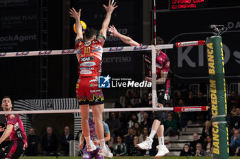 2024-02-18 - Spike of Davide Gardini during the Pallavolo Padova vs Sir Safety Susa Vim Perugia at the Kioene Arena in Padova, Italy on February 18, 2024 - PALLAVOLO PADOVA VS SIR SAFETY SUSA VIM PERUGIA - SUPERLEAGUE SERIE A - VOLLEYBALL