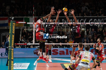 2024-02-18 - Spike of Wilfredo Leon during the Pallavolo Padova vs Sir Safety Susa Vim Perugia at the Kioene Arena in Padova, Italy on February 18, 2024 - PALLAVOLO PADOVA VS SIR SAFETY SUSA VIM PERUGIA - SUPERLEAGUE SERIE A - VOLLEYBALL