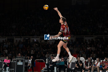 2024-02-18 - Serve of Wassim Ben Tara during the Pallavolo Padova vs Sir Safety Susa Vim Perugia at the Kioene Arena in Padova, Italy on February 18, 2024 - PALLAVOLO PADOVA VS SIR SAFETY SUSA VIM PERUGIA - SUPERLEAGUE SERIE A - VOLLEYBALL