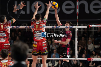 2024-02-18 - Spike of Luca Porro during the Pallavolo Padova vs Sir Safety Susa Vim Perugia at the Kioene Arena in Padova, Italy on February 18, 2024 - PALLAVOLO PADOVA VS SIR SAFETY SUSA VIM PERUGIA - SUPERLEAGUE SERIE A - VOLLEYBALL