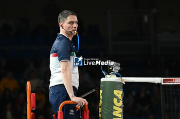 2024-02-18 - Puecher Andrea (First referee of the match) - CUCINE LUBE CIVITANOVA VS CISTERNA VOLLEY - SUPERLEAGUE SERIE A - VOLLEYBALL